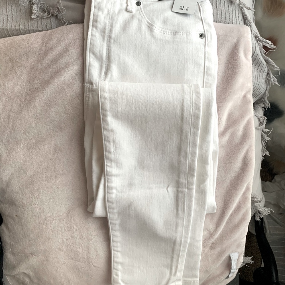 White skinny jeans